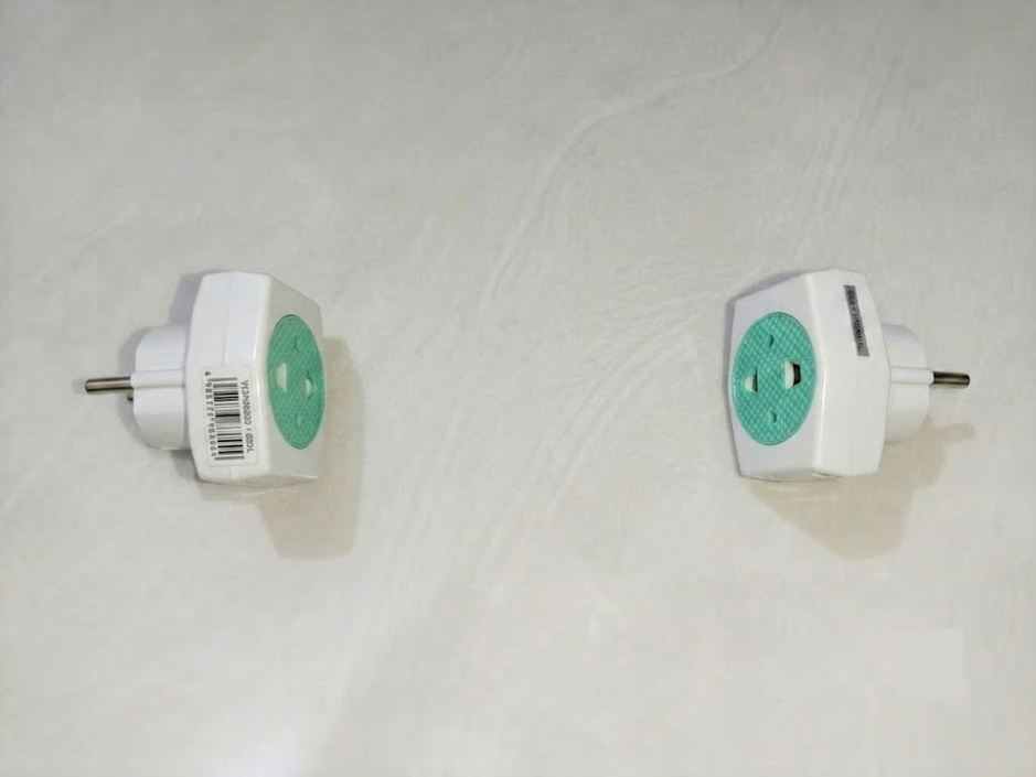 Steker Adaptor Colokan Universal